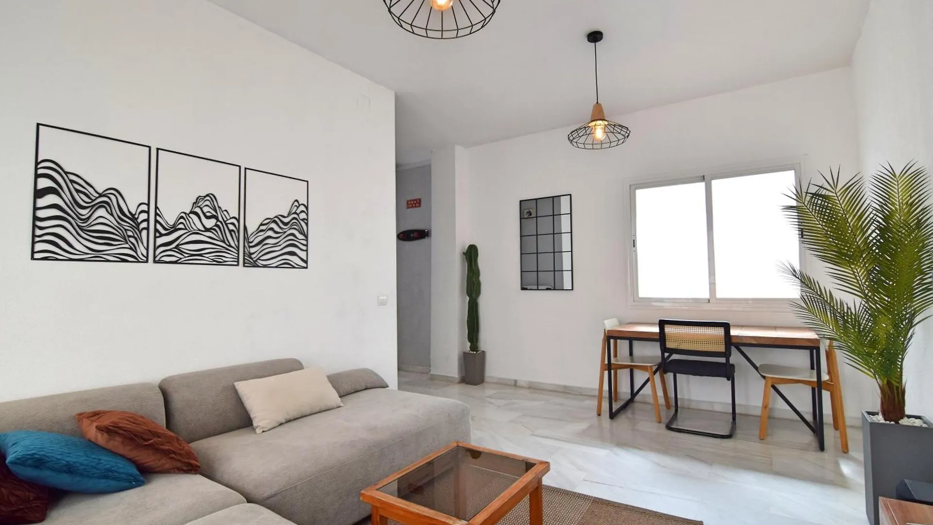 Moderno Apartamento Centrico Y Tranquilo Malaga Apartment